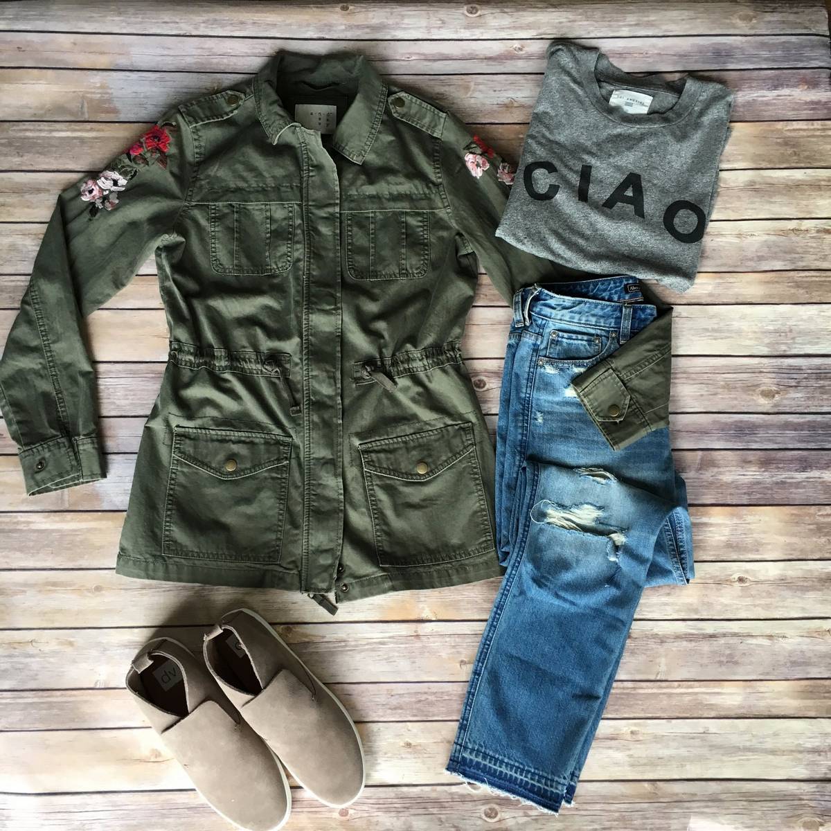 3 Ways to Style Your Graphic Tee 3 Ways to Style Your Graphic Tee