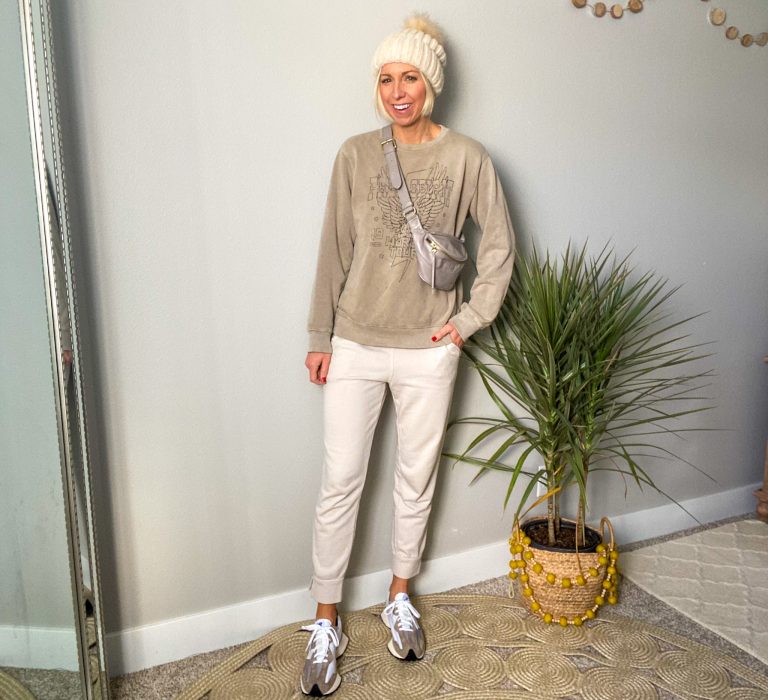 How To Wear Sneakers and Look Effortless - The Haute Homemaker