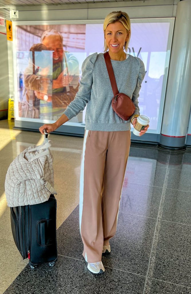 vacation travel day outfit 